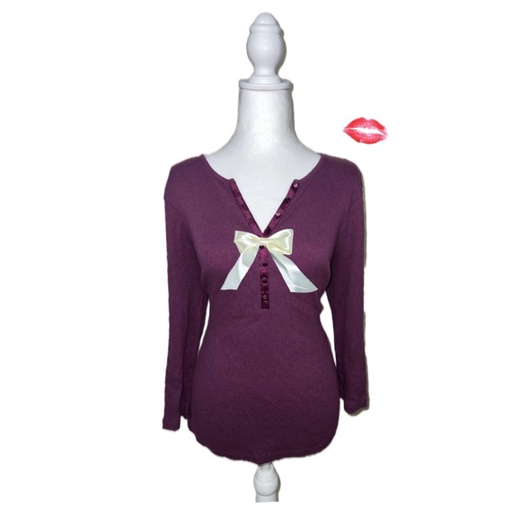 *SOLD* Vintage Y2K Long Sleeve Ribbed Henley Top - Picture 3 of 10